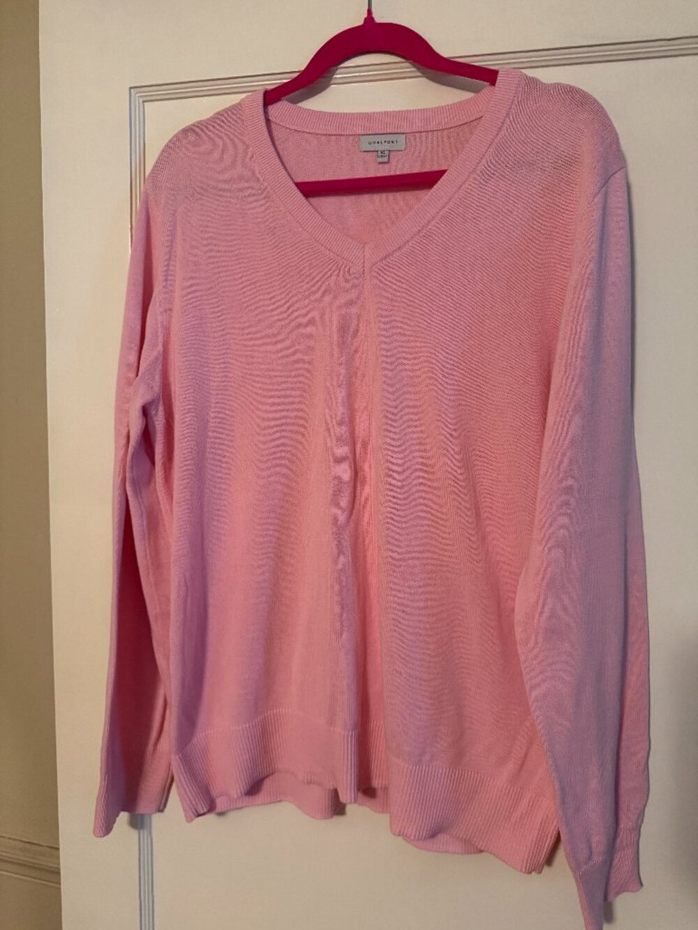 Qualfort Pink V-Neck Sweater - XL